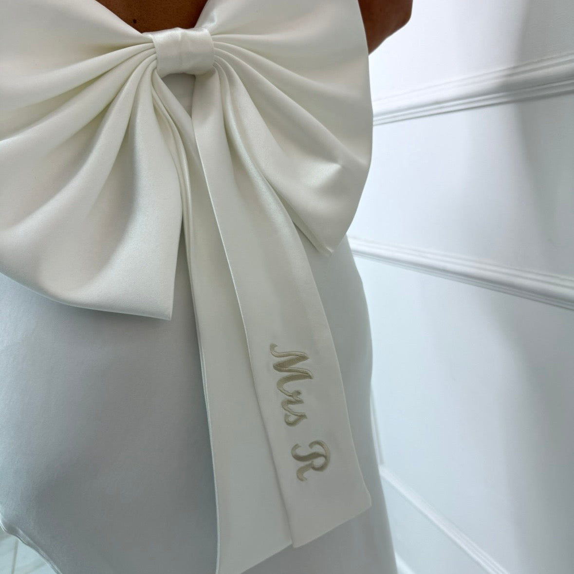 EMBROIDERED CLIP ON BRIDAL OVERSIZED BOW