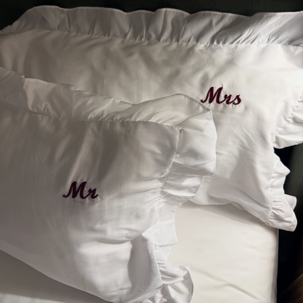 EMBROIDERED MR & MRS RUFFLE PILLOWCASE SET