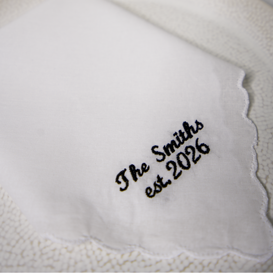 EMBROIDERED SURNAME WHITE SCALLOP NAPKIN